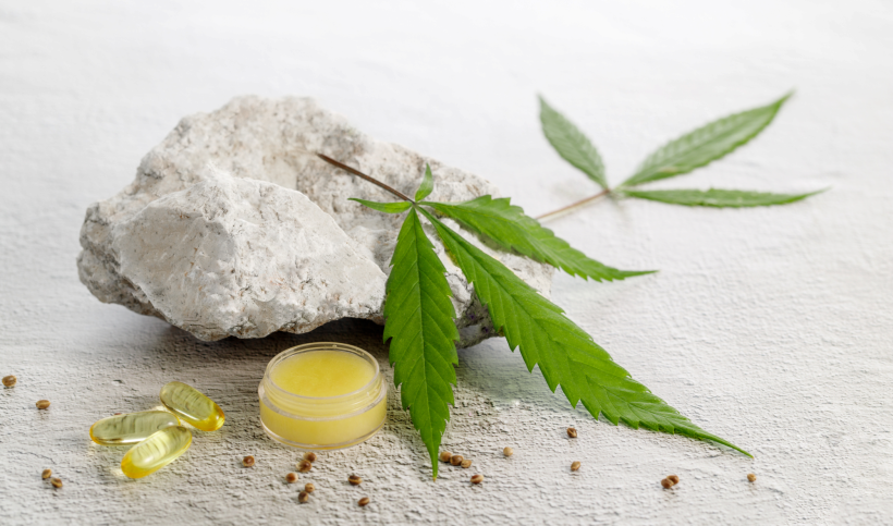 Feuille de chanvre et CBD relaxation zen